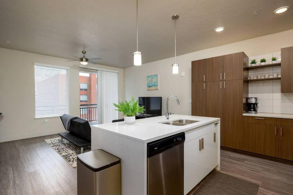 Modern 1B Downtown Slc With Wfh Setup, Gym, Fast Wi-Fi, Pool Lejlighed Salt Lake City Eksteriør billede